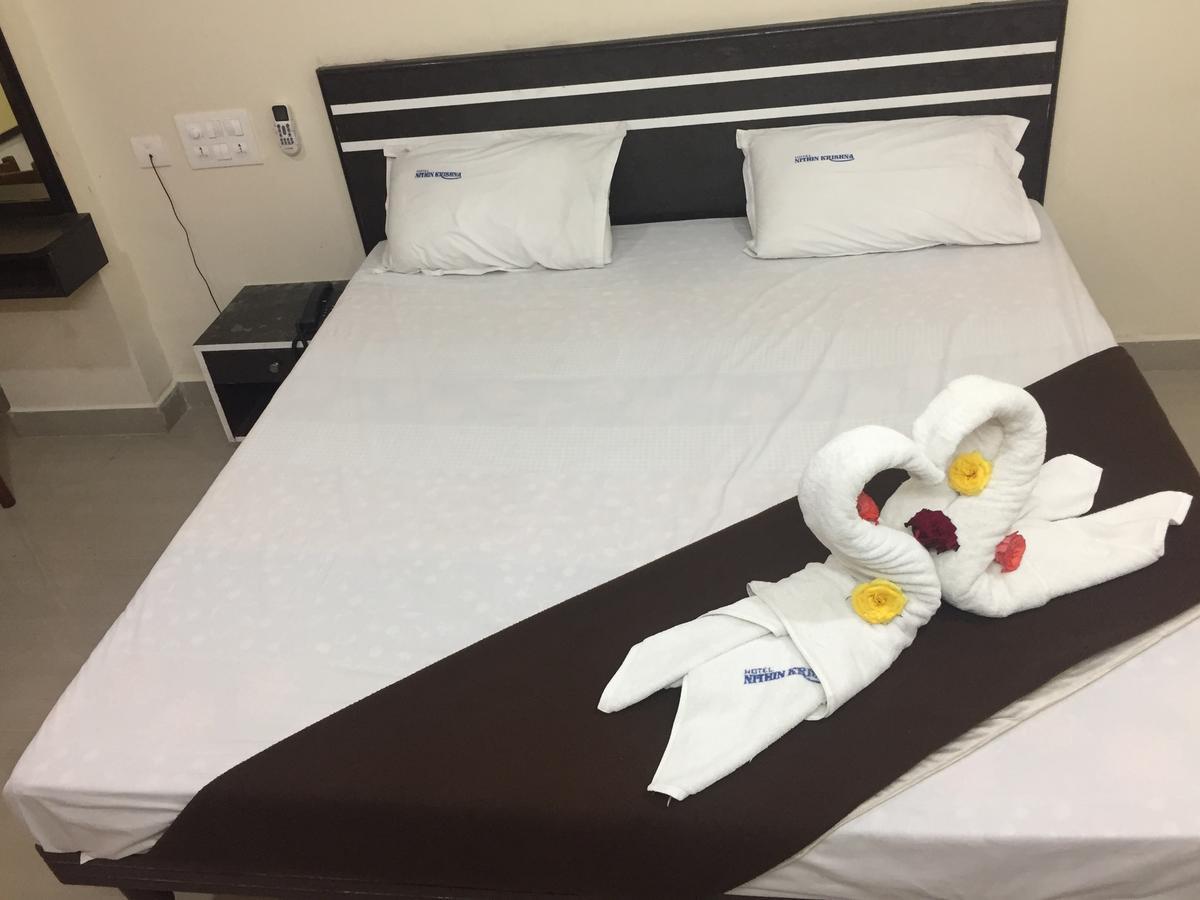 Hotel Nithin Krishna Tirupati Exterior photo