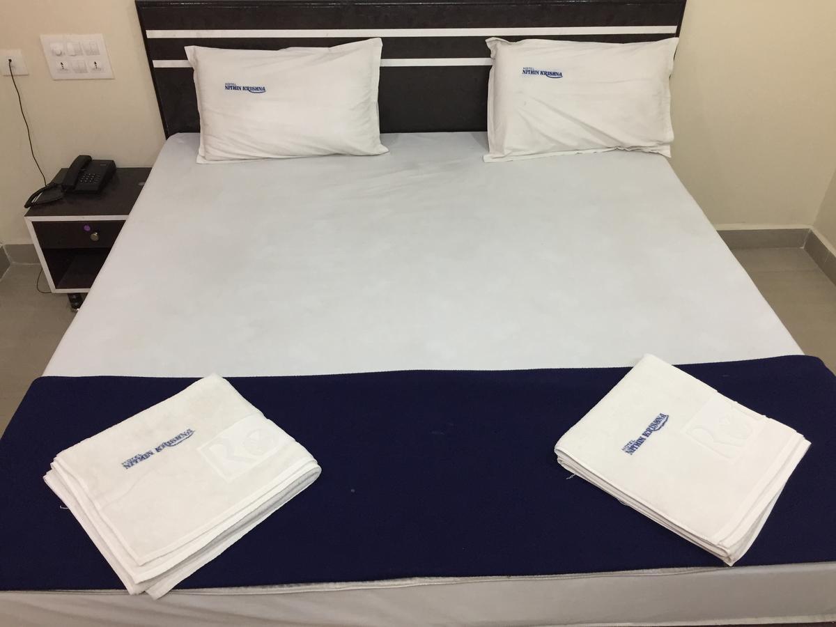 Hotel Nithin Krishna Tirupati Exterior photo