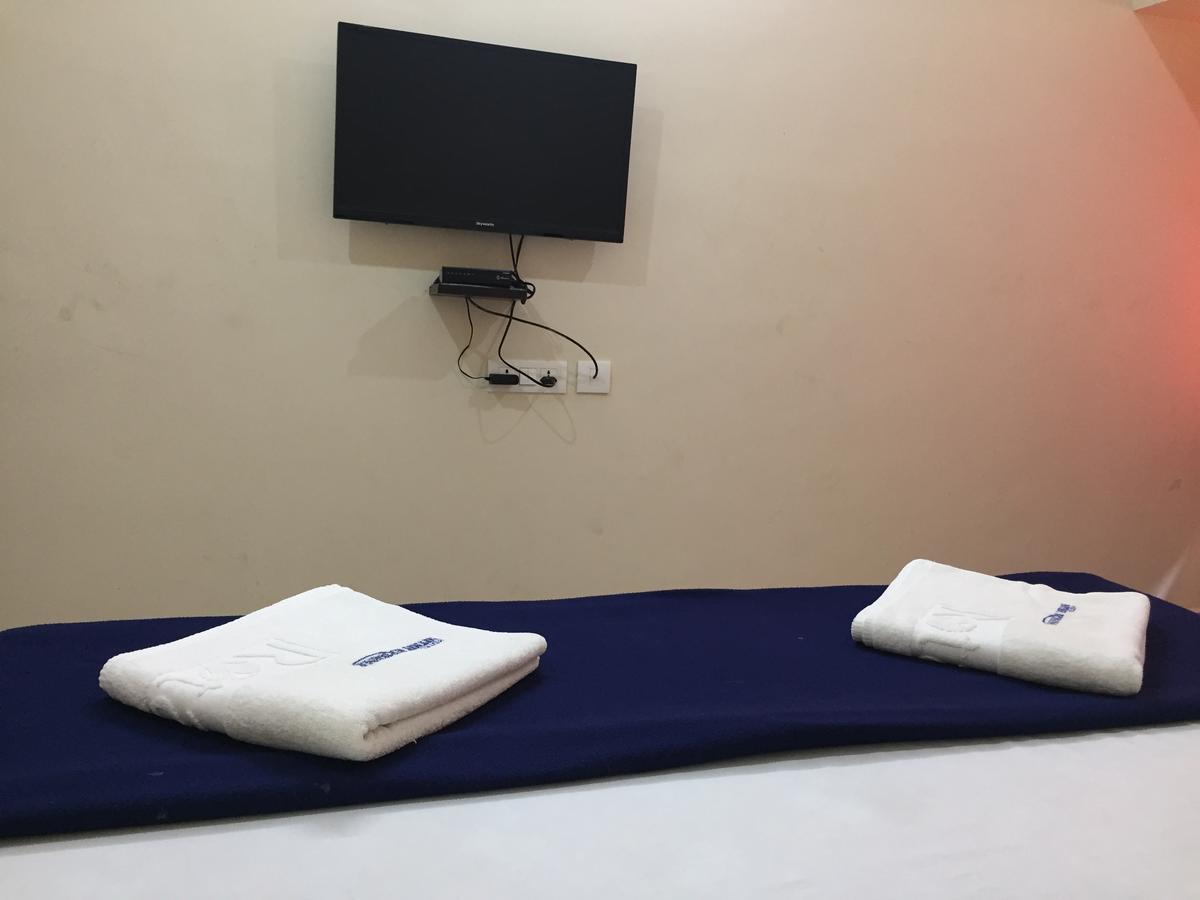 Hotel Nithin Krishna Tirupati Exterior photo